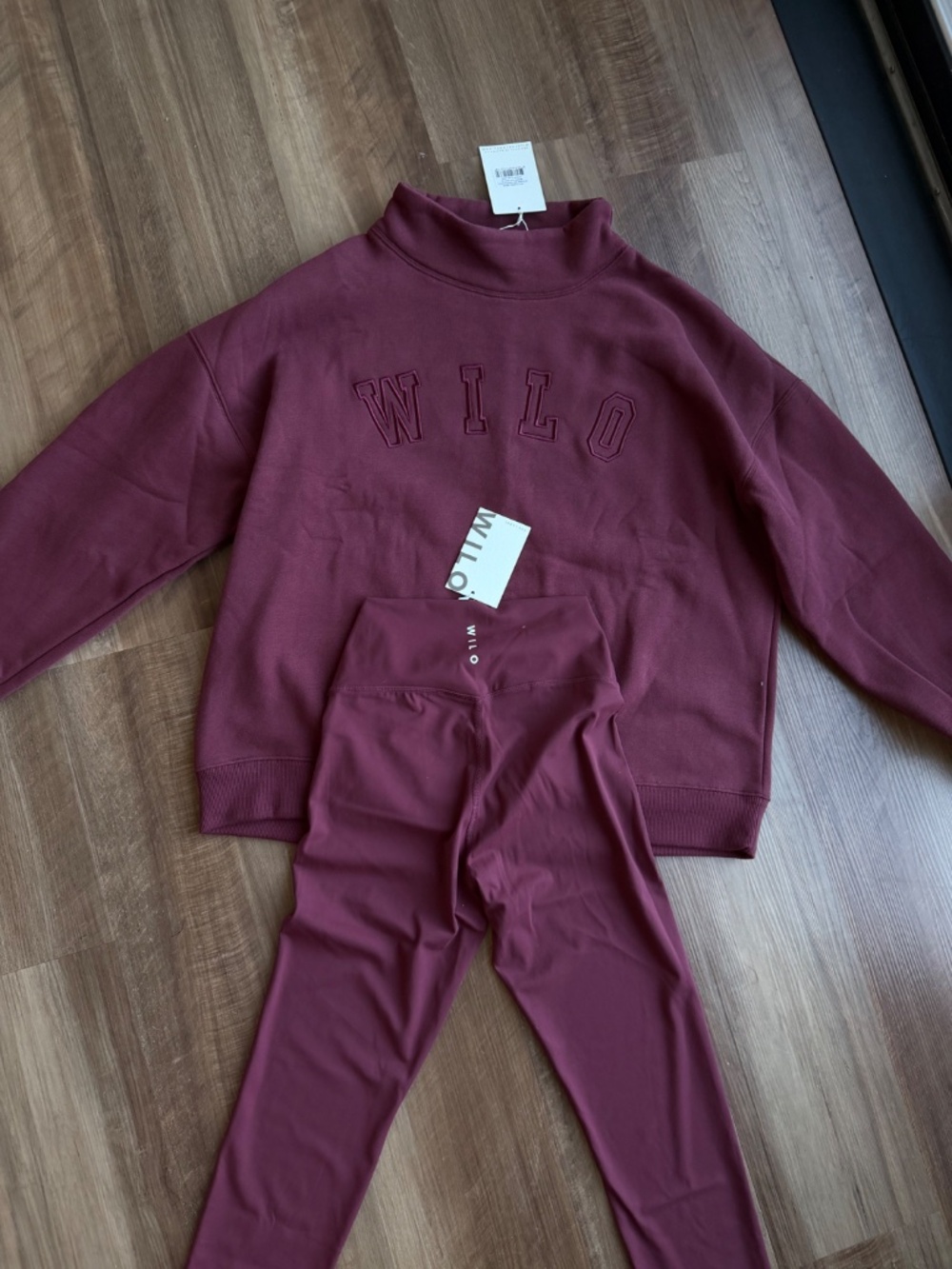 WILO THE LABEL Funnel Neck Set | Small | Burgundy 🤎🍂 - Picture 4 of 5